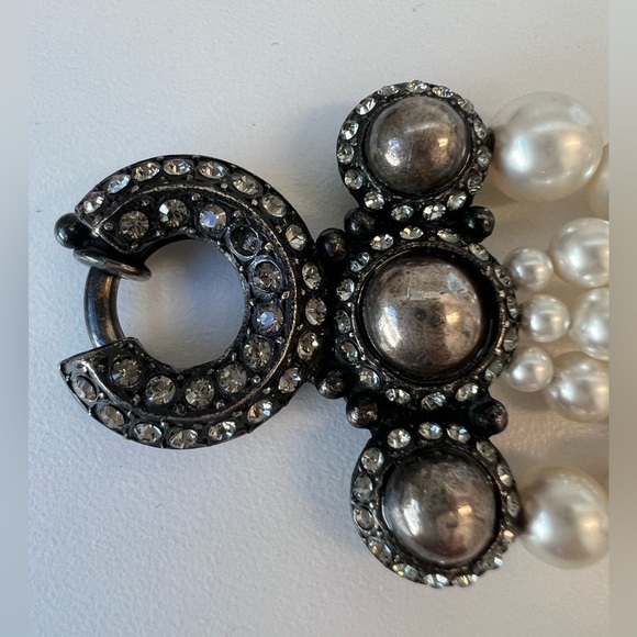 Lanvin Multi-Strand Glass Pearl Bracelet. Excellent Condition. - Picture 6 of 9